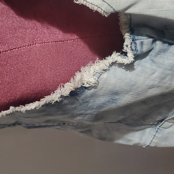 Torrid Size 2 (2X) Jean Vest Jacket Stone Wash Distressed - Picture 4 of 6